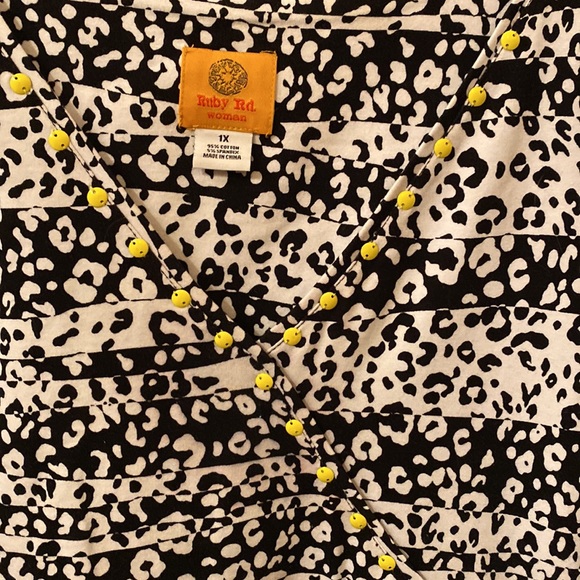 EUC Ruby Rd 1X V-neck 3/4 sleeve top - Picture 3 of 5